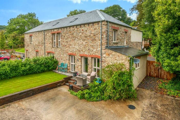 4 Bedroom Semi-Detached House For Sale In Harraton Barns, Modbury, PL21