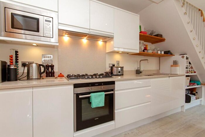 1 Bedroom House To Rent In Austin Court, Cambridge, Cambridgeshire, CB4