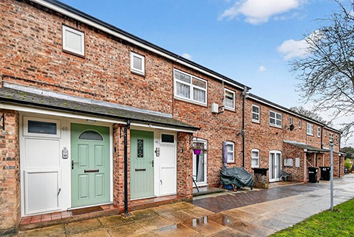 2 Bedroom Flat For Sale In Clementhorpe, York, YO23
