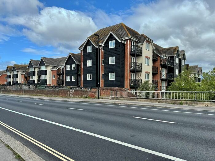 2 Bedroom Apartment To Rent In Priory Avenue, Southampton, SO17