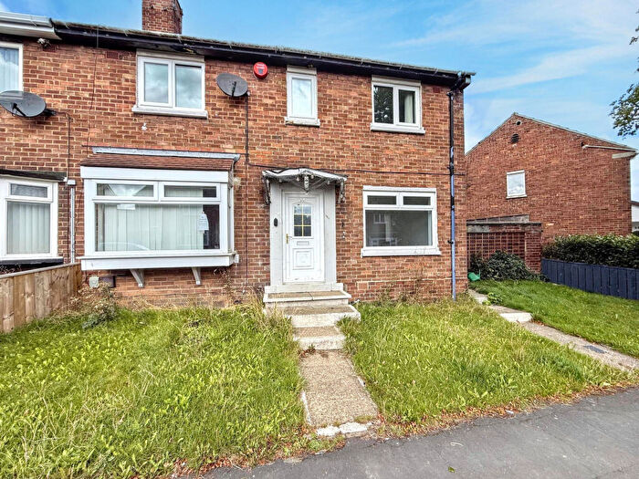 4 Bedroom Semi Detached House For Sale In Kemp Road, Peterlee, Durham, SR8