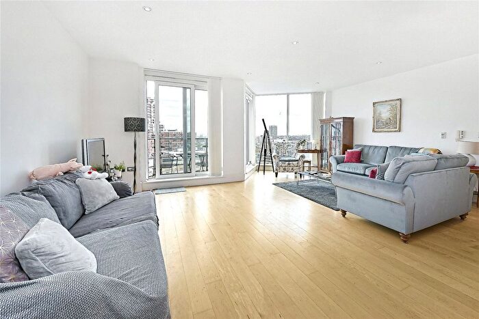 3 Bedroom Flat To Rent In Ensign House, Juniper Drive, London, Flat, Ensign House, SW18