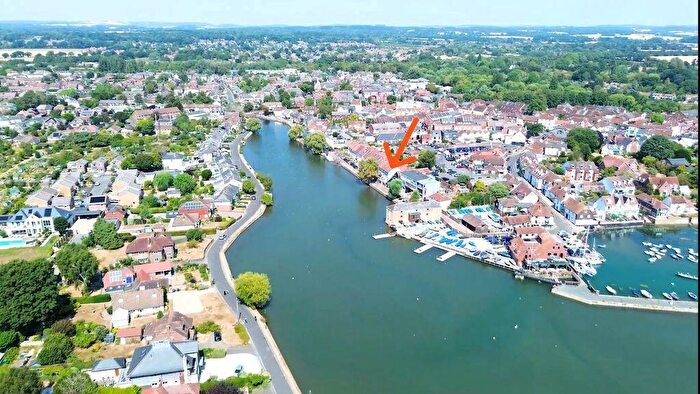 3 Bedroom Character Property For Sale In Bridgefoot Path, Emsworth, PO10
