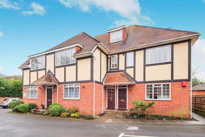 2 Bedroom Flat To Rent In Rectory Road, Wokingham RG40