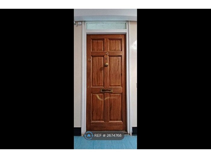 3 Bedroom Maisonette To Rent In Clearbrook Way, London, E1