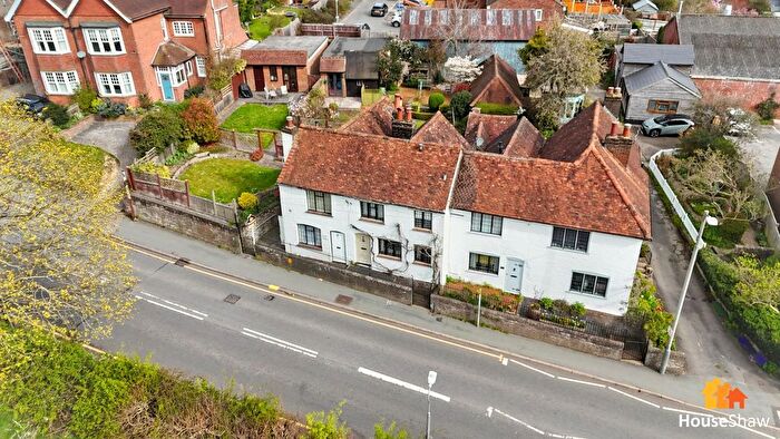 2 Bedroom End Terrace House For Sale In Park Road, Chesham, HP5