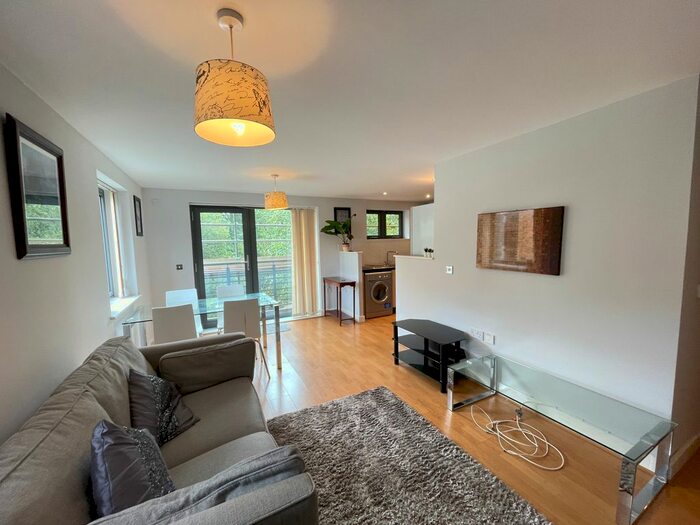 2 Bedroom Flat To Rent In Woodins Way, Oxford, OX1