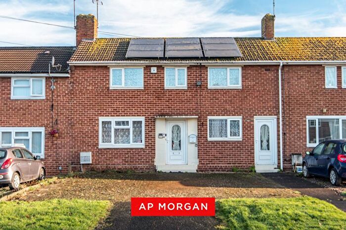 3 Bedroom Terraced House For Sale In Walls Road, Stoke Prior, Bromsgrove, Worcestershire, B60