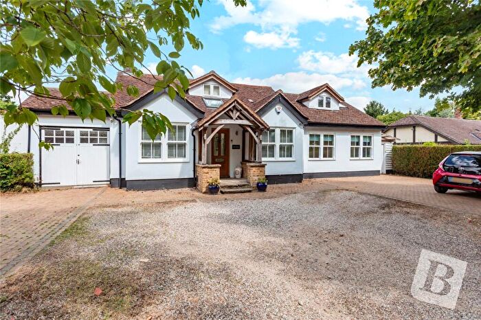 5 Bedroom Bungalow For Sale In Hatch Road, Pilgrims Hatch, Brentwood, Essex, CM15