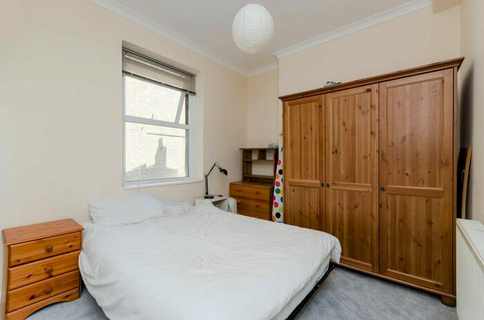 1 Bedroom Flat To Rent In New Kings Road, Fulham, London, SW6