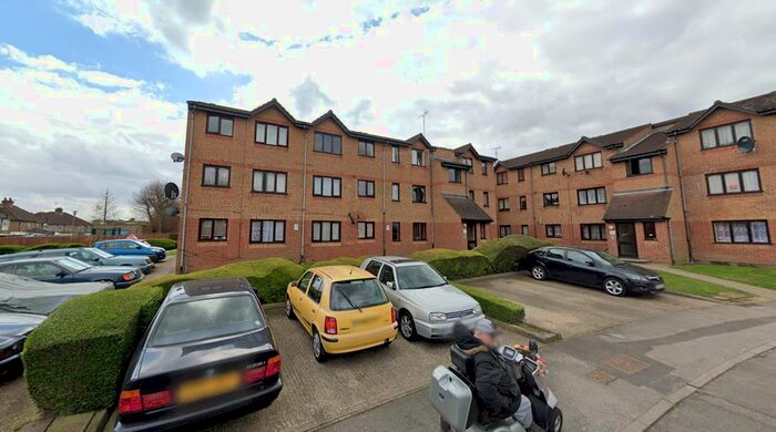 1 Bedroom Flat To Rent In Larmans Road, Enfield, EN3