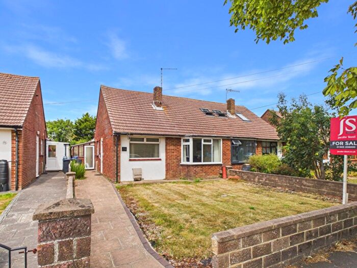 2 Bedroom Semi-Detached Bungalow For Sale In Wiston Avenue, Worthing, BN14