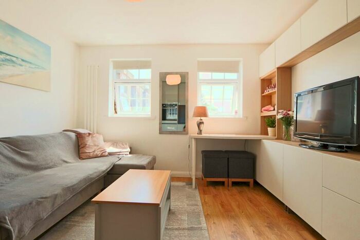 1 Bedroom Apartment To Rent In Richmond Dale, Bristol, BS8