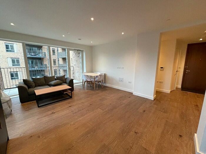2 Bedroom Flat To Rent In Mary Neuner Road, London, N8