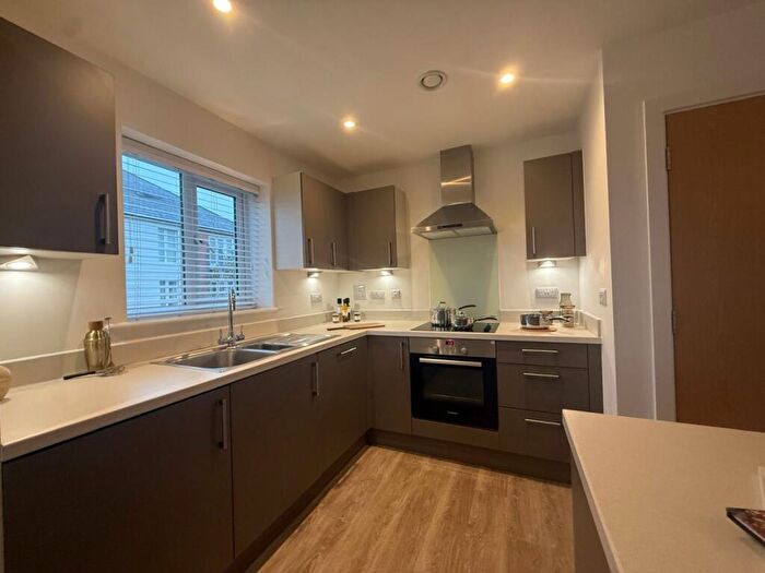 2 Bedroom Flat To Rent In Holmbush Mews, The Green, RH12