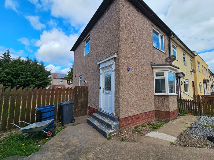 2 Bedroom End Terrace House To Rent In East Close, South Shields, NE34