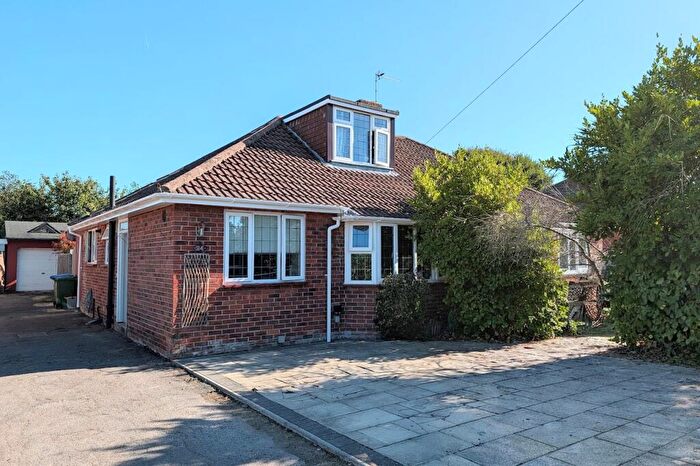 4 Bedroom Semi-Detached Bungalow For Sale In Barnwood Road, Fareham, PO15
