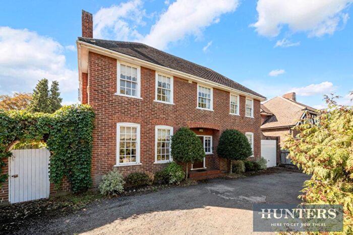 5 Bedroom House For Sale In Malden Road, Worcester Park, KT4