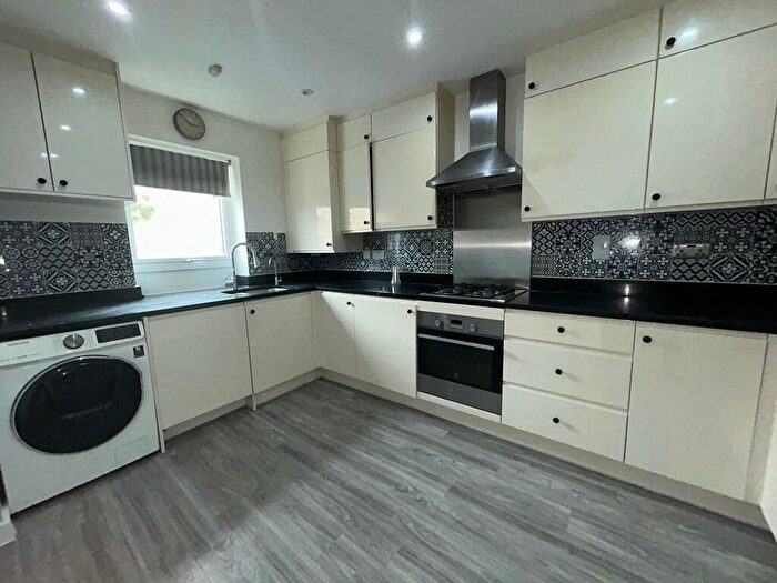 5 Bedroom Terraced House To Rent In Capa Taro Way, Harrow, HA2