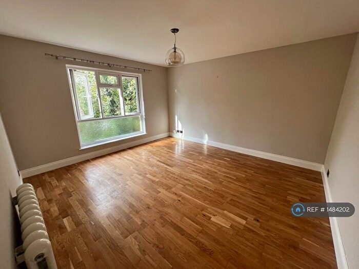 2 Bedroom Flat To Rent In Aldbury Grove, Welwyn Garden City, AL7