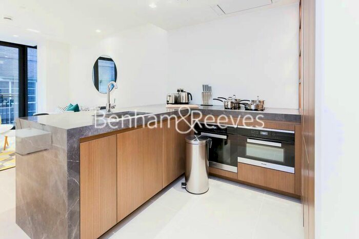 1 Bedroom Flat To Rent In Lincoln Square, Portugal Street, City, WC2A