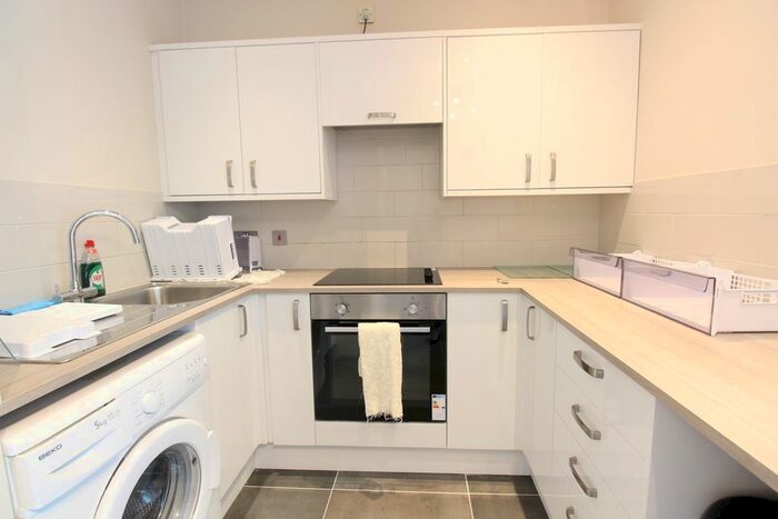 3 Bedroom Flat To Rent In New Road, Southampton, SO14