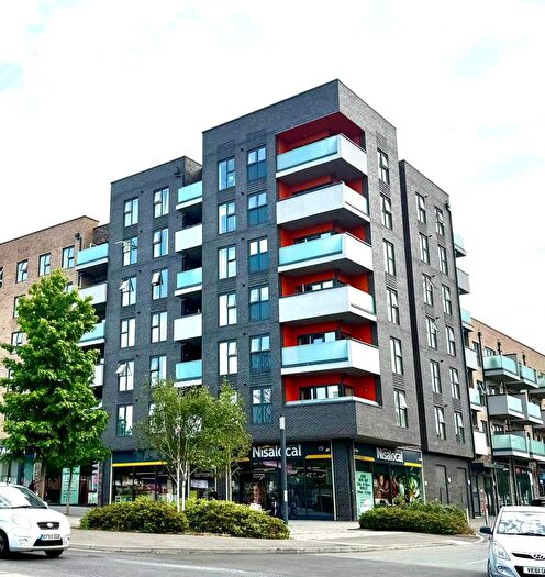 2 Bedroom Flat For Sale In Fairfield Avenue, Watford, WD19