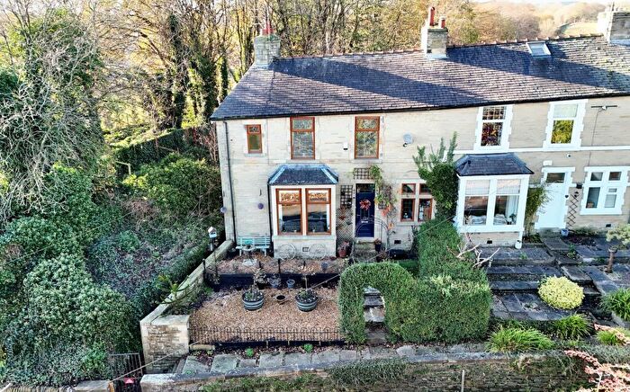 3 Bedroom Terraced House For Sale In Bank Terrace, Simonstone, BB12