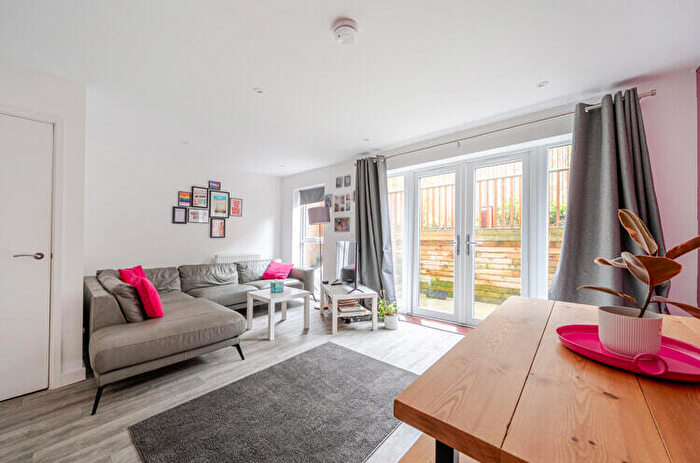 3 Bedroom Terraced House For Sale In Turner Place, Hove, East Sussex, BN3