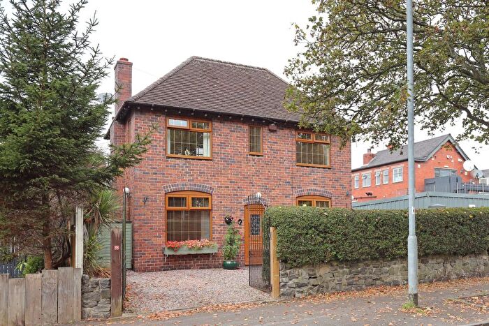 2 Bedroom Detached House For Sale In The Avenue, Hartshill, ST4