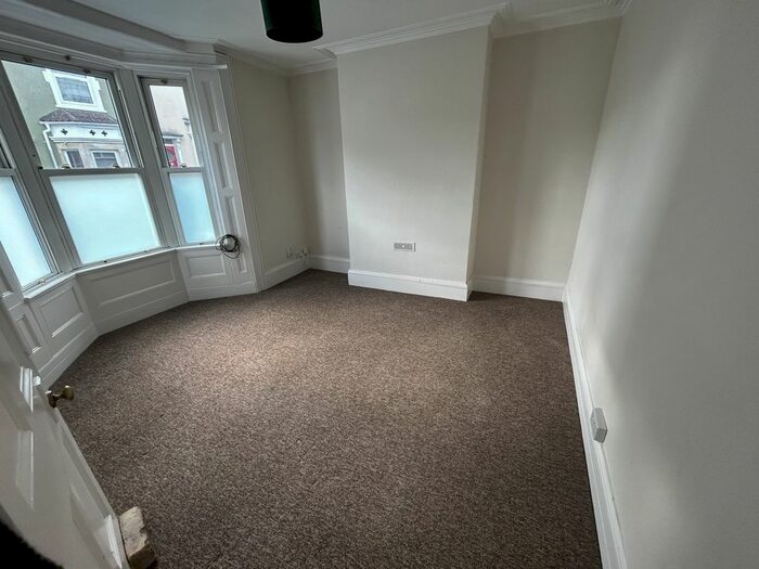 2 Bedroom End Of Terrace House To Rent In Merrywood Close, Southville, Bristol, BS3