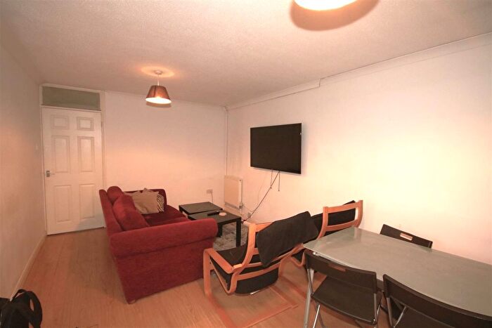 5 Bedroom Semi-detached Bungalow To Rent In Kemsing Gardens, Canterbury, CT2