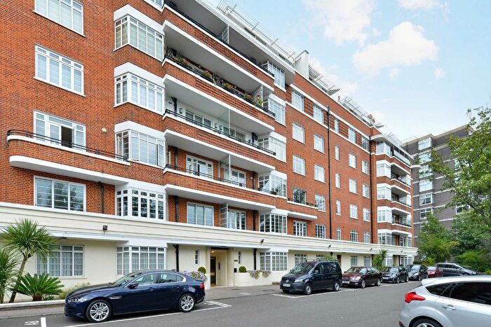 2 Bedroom Flat To Rent In St James Close, St John's Wood, London, NW8