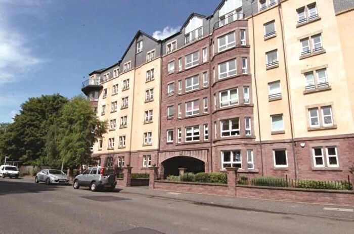 2 Bedroom Flat To Rent In Crow Road, Broomhill, Glasgow, G11