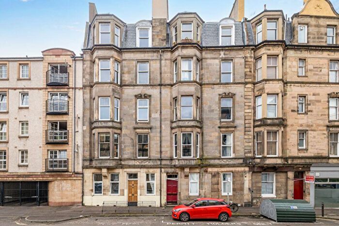 2 Bedroom Flat For Sale In / Blackwood Crescent, Newington, Edinburgh, EH9