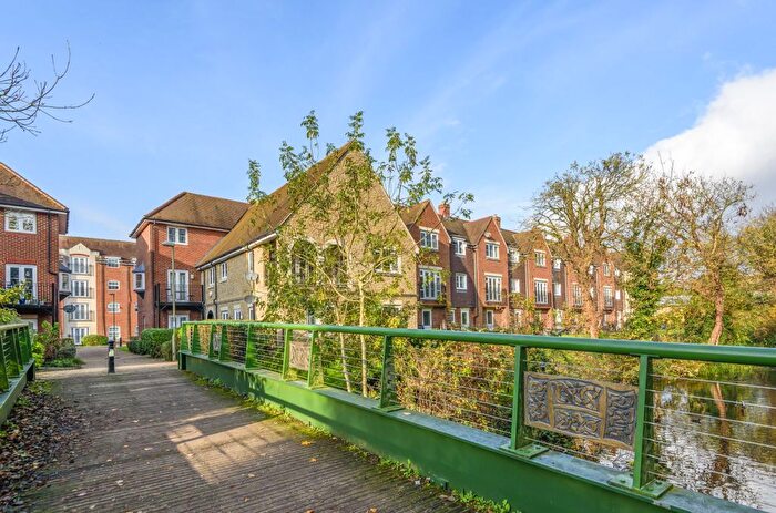 1 Bedroom Flat To Rent In Thames View, Abingdon, OX14