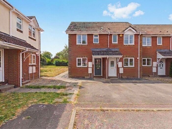 2 Bedroom Terraced House For Sale In Harrow Close, Aylesbury, HP21