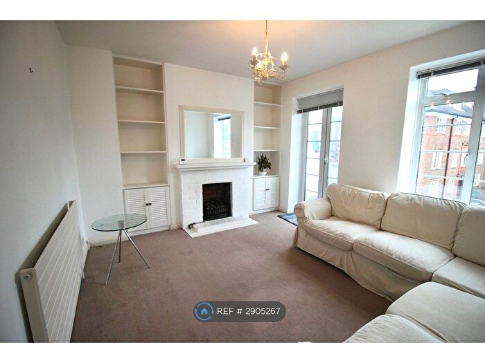 2 Bedroom Flat To Rent In Limes Gardens, London, SW18