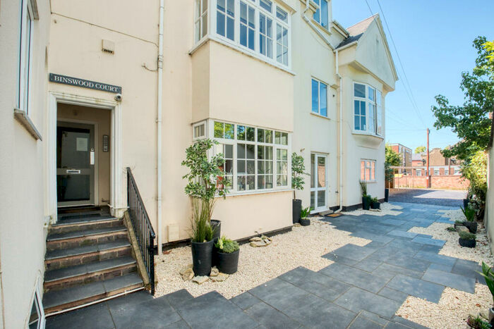 2 Bedroom Apartment To Rent In Binswood Court, Binswood Avenue, Leamington Spa, CV32