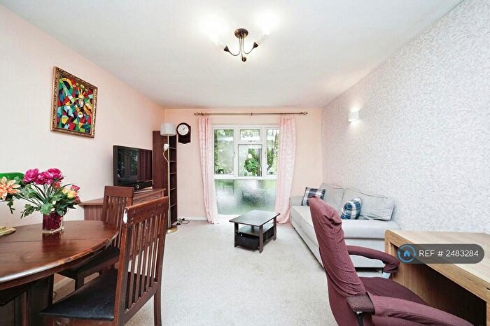 1 Bedroom Flat To Rent In Eton Road, Sutton, SM2