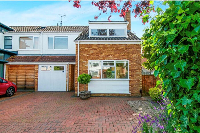 4 Bedroom Detached House To Rent In Bertie Road, Kenilworth, CV8