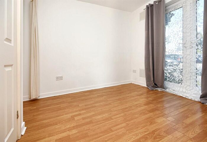 1 Bedroom Flat For Sale In New Road, Gillingham, SP8