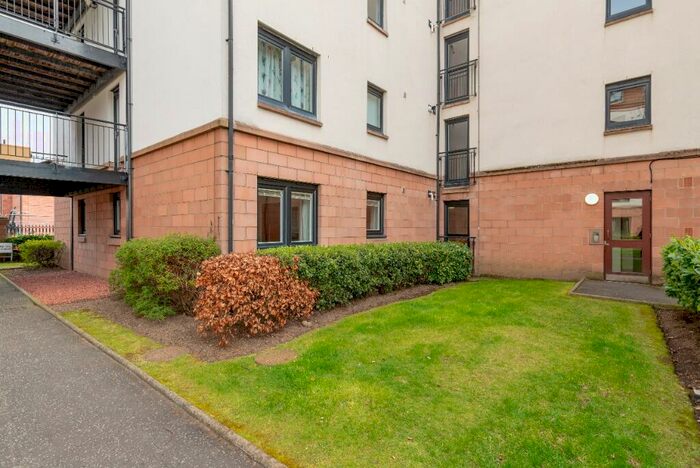3 Bedroom Flat To Rent In Ocean Way, The Shore, Edinburgh, EH6