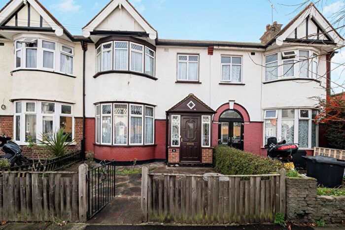 3 Bedroom Terraced House For Sale In Eton Road, Ilford, IG1