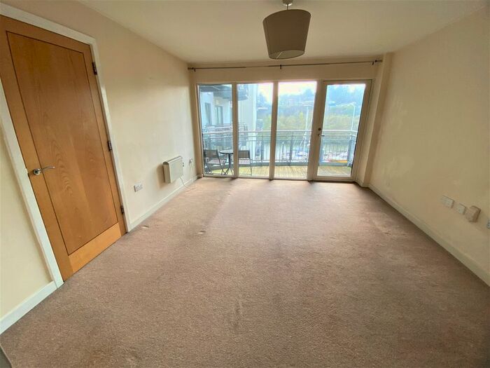 2 Bedroom Flat To Rent In Watkiss Way, Cardiff, CF11