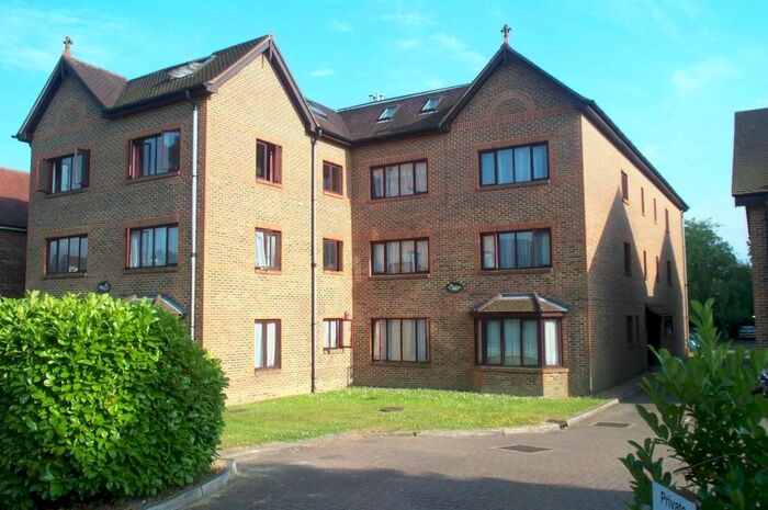 Studio To Rent In Perryfield Road, Crawley, RH11