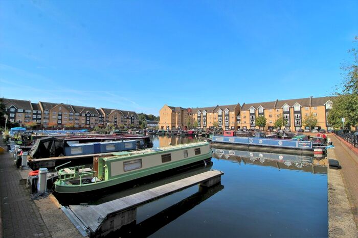 3 Bedroom Flat To Rent In Stephenson Wharf, Hemel Hempstead, Hertfordshire, HP3
