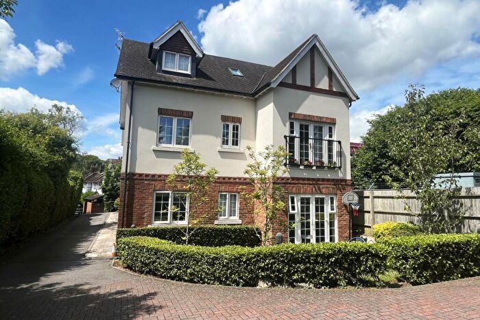 2 Bedroom Apartment To Rent In Station Court, The Avenue, Amersham, Buckinghamshire, HP7