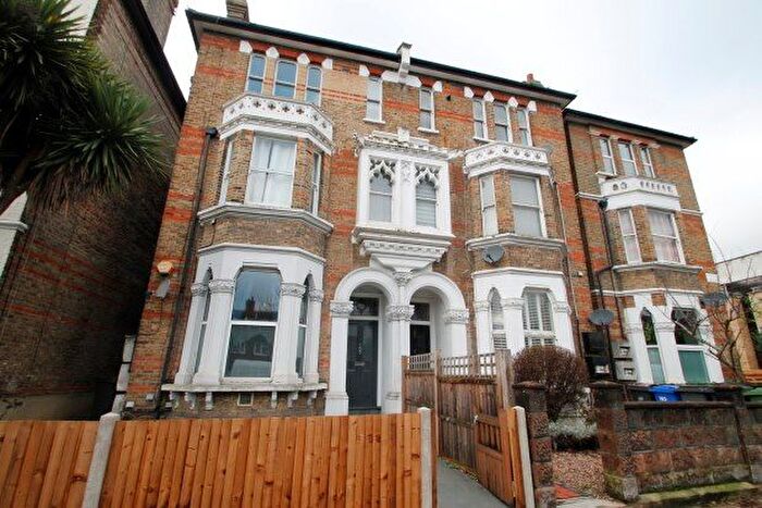 2 Bedroom Flat To Rent In Newlands Park, London, SE26