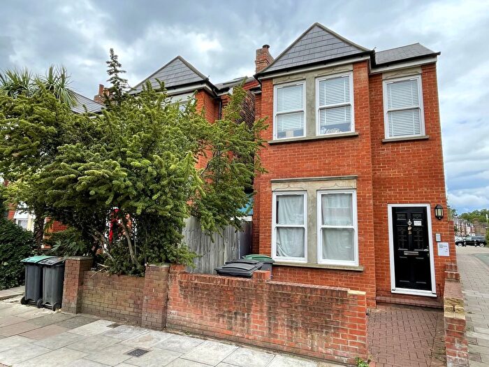 2 Bedroom Flat To Rent In Mannock Road, London, N22